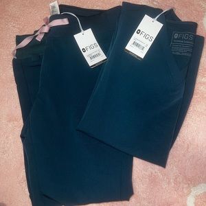 NWT FIGS Caribbean blue scrubs- Catarina top and Zamora bottoms- XS petite